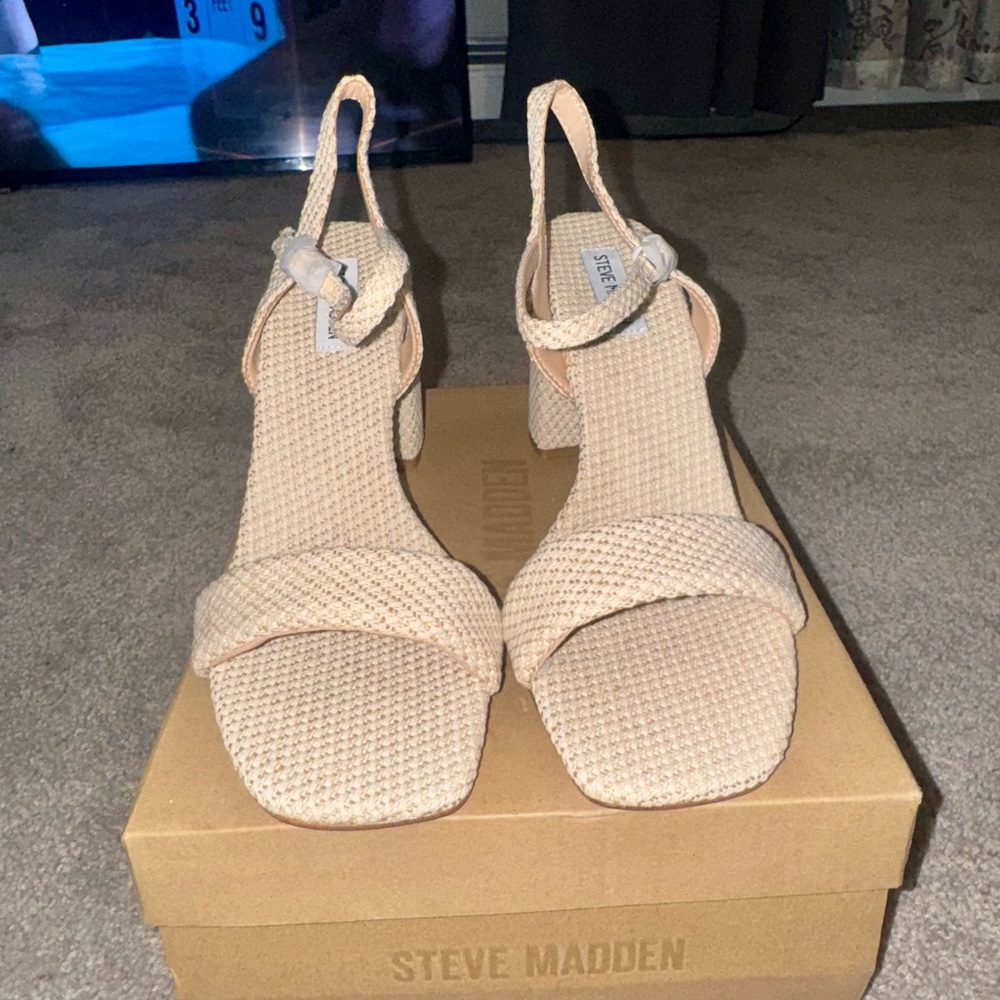 Steve Madden Beige Textured Block Heel Sandals